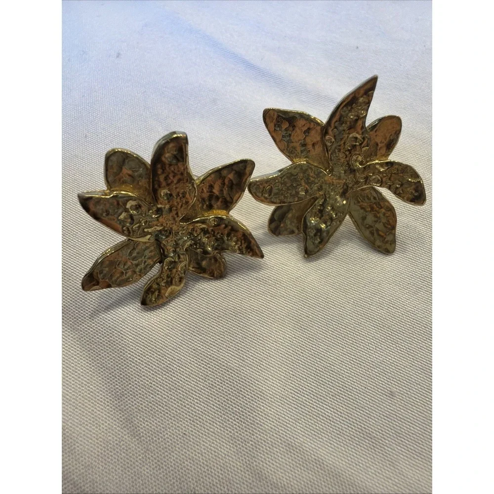 Vintage Jewelry Lot - Bangle,‎ Hair Clip, Wreath Brooch, 3 Pairs Earrings